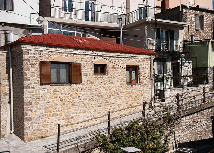 Το Πέτρινο Της Γιαγιάς Μαρίκας